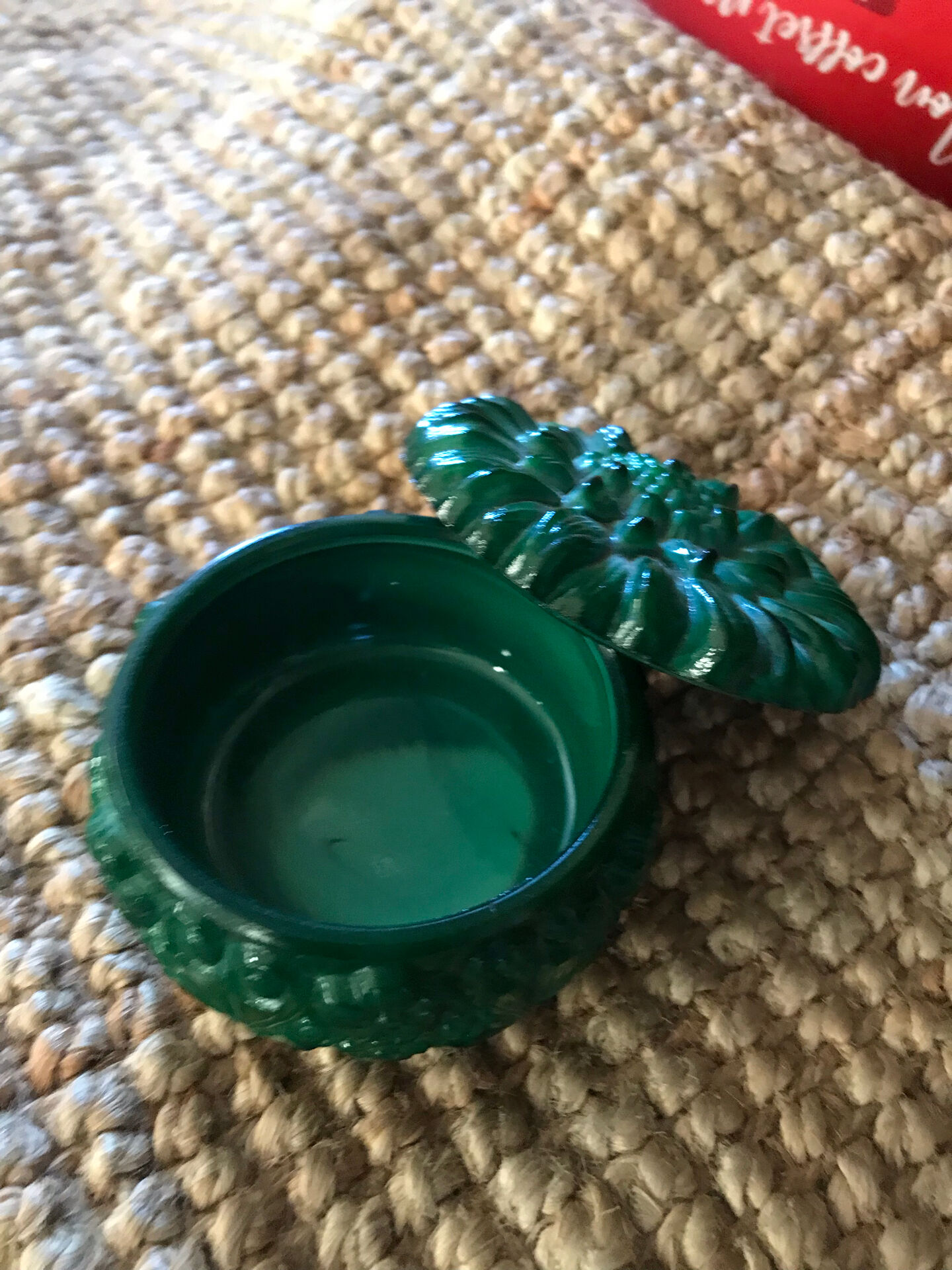 Art Deco bonbonnière in green malachite
