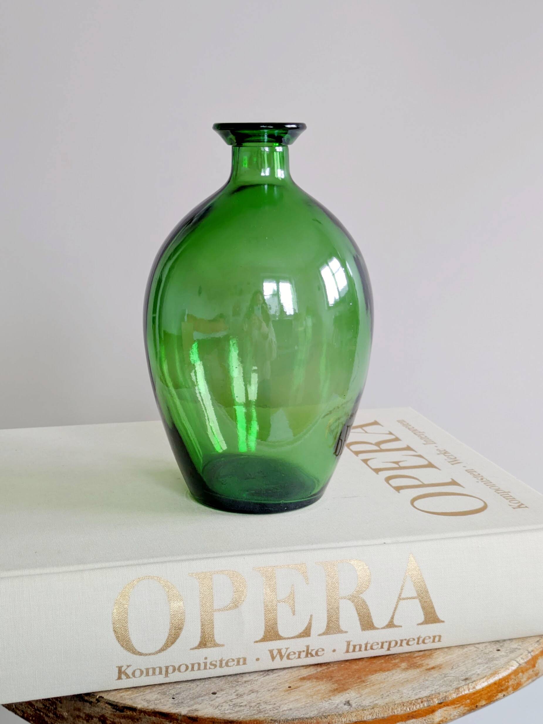 Vintage green glass bottle vase, decorative soliflore.