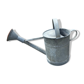 Zinc watering can