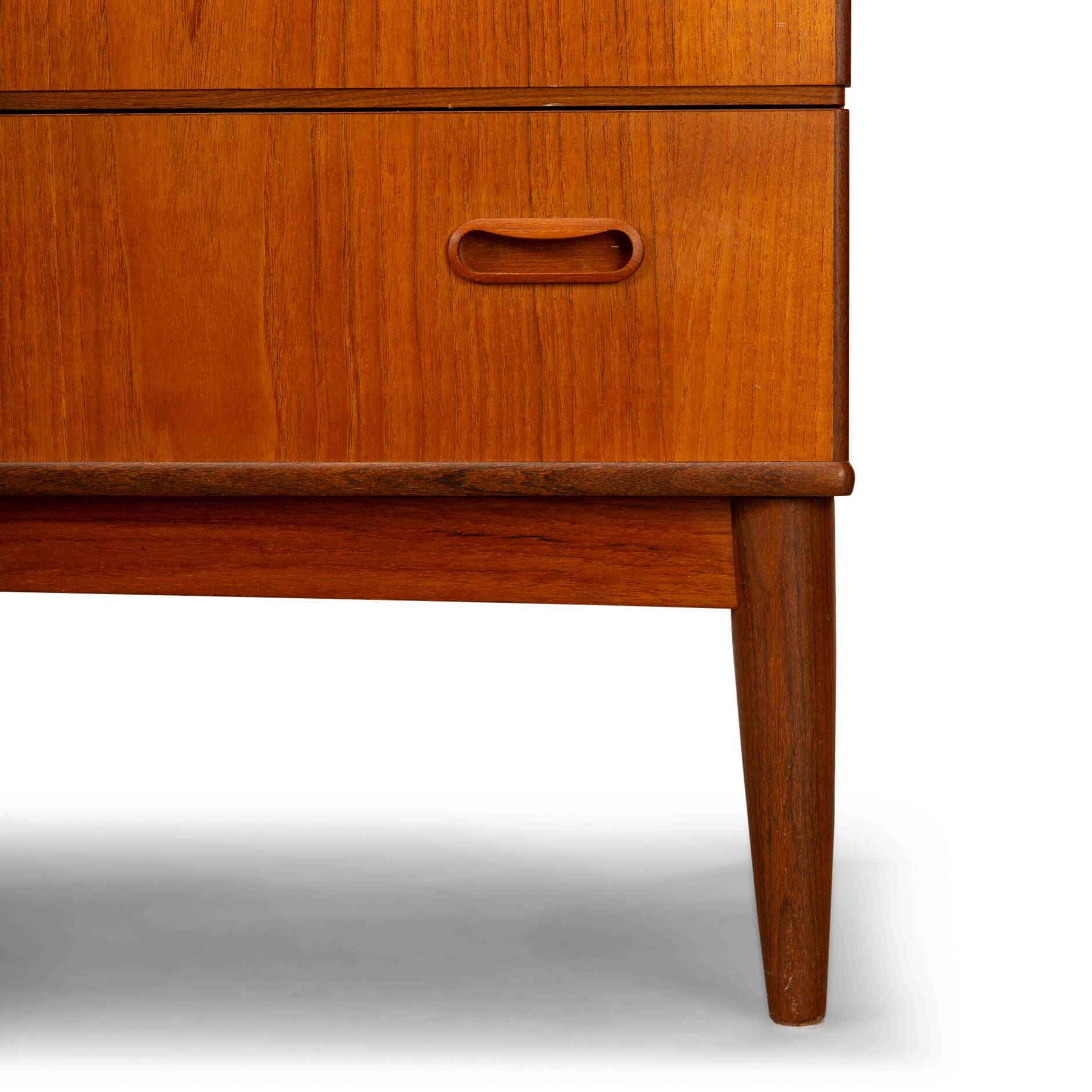 Commode en teck haute de design danois, années 1960