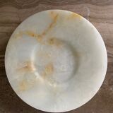Deux assiettes en pierre d'albatre