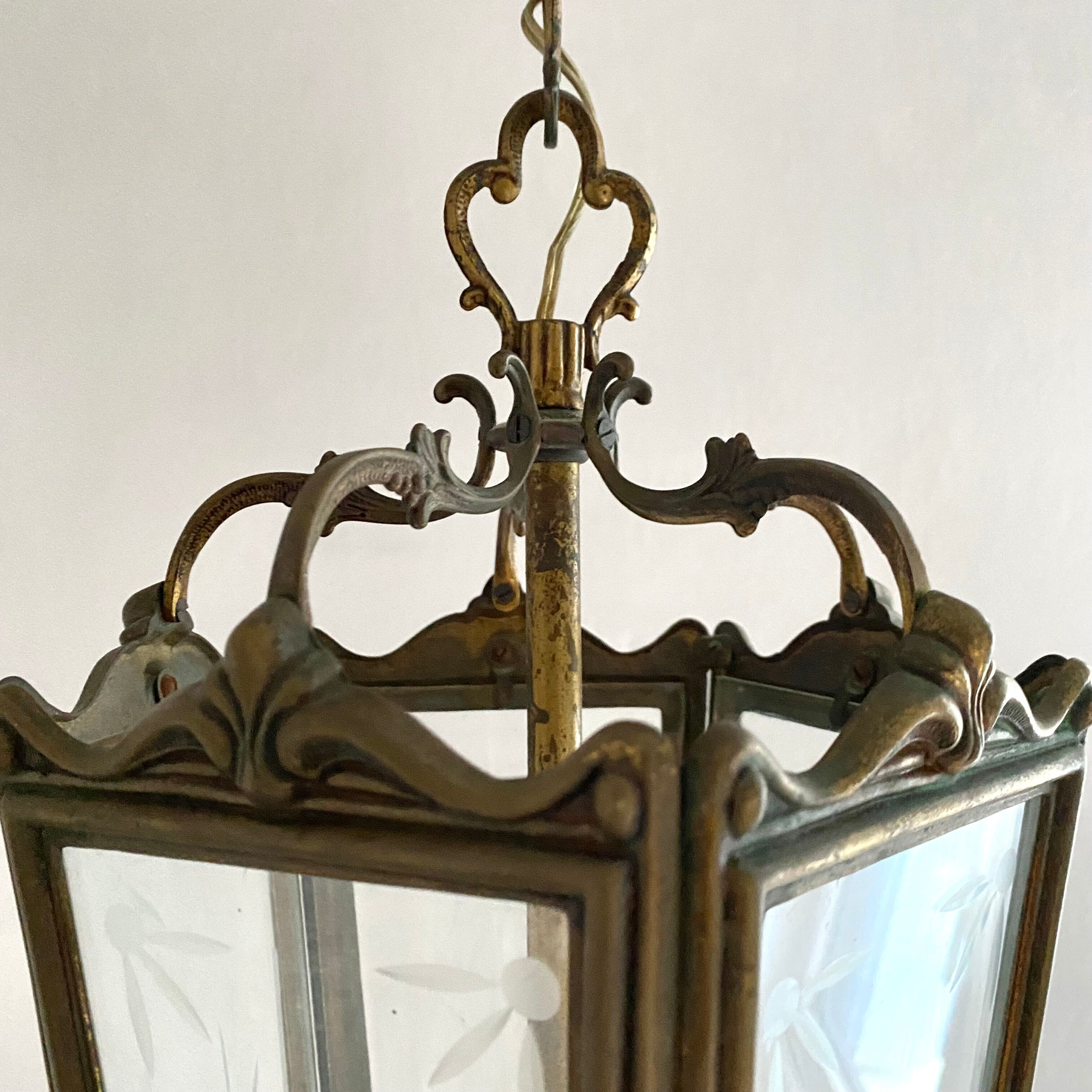 Old suspension lamp in brass and glass 3 burners
