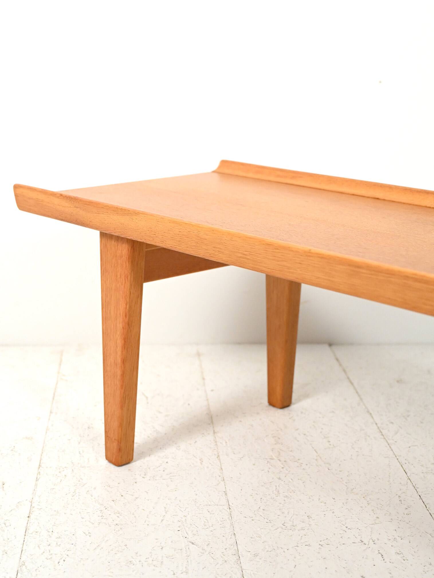Oak bench model “Novett”