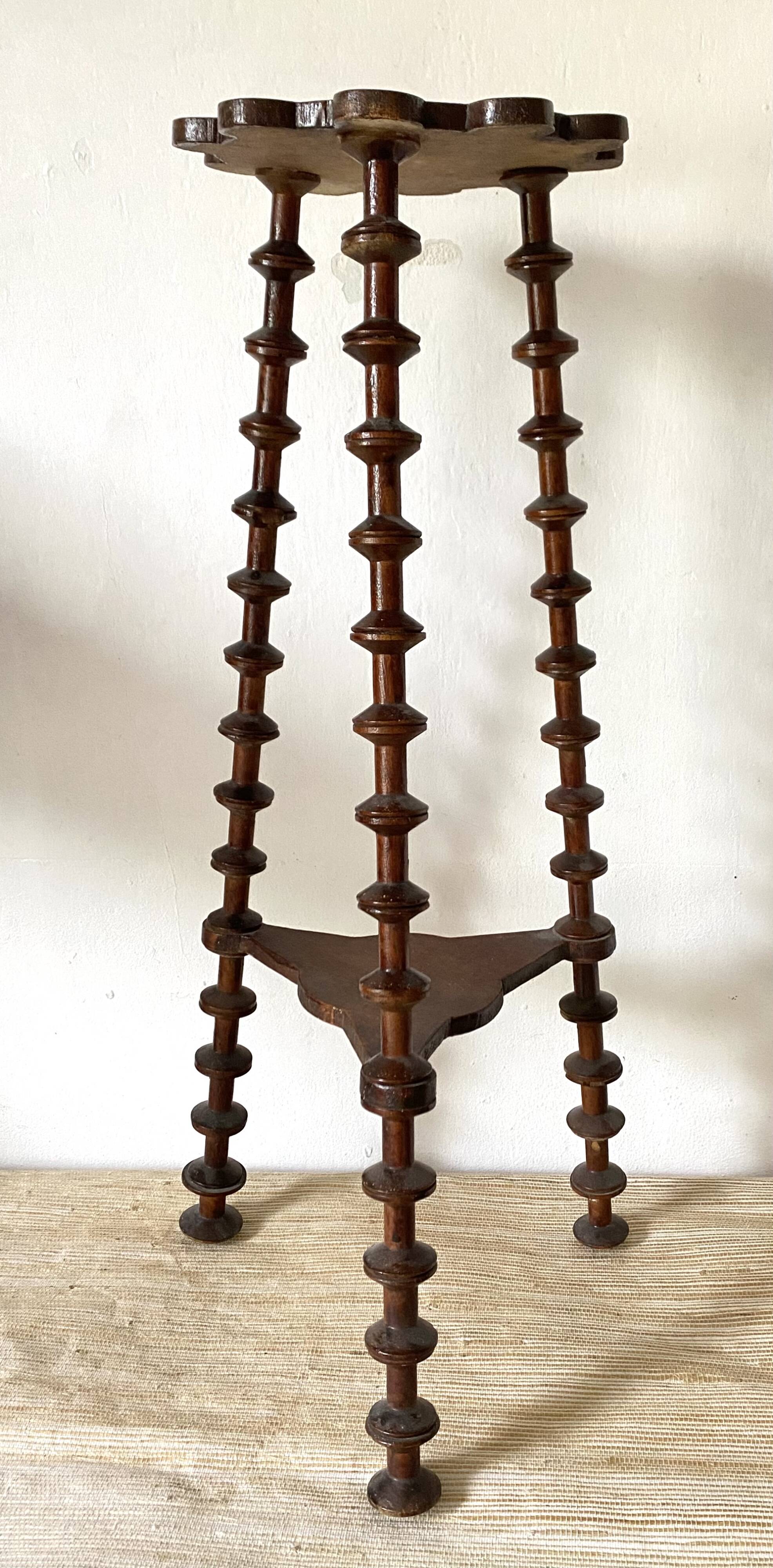 Old stand for reel plant holders 1900