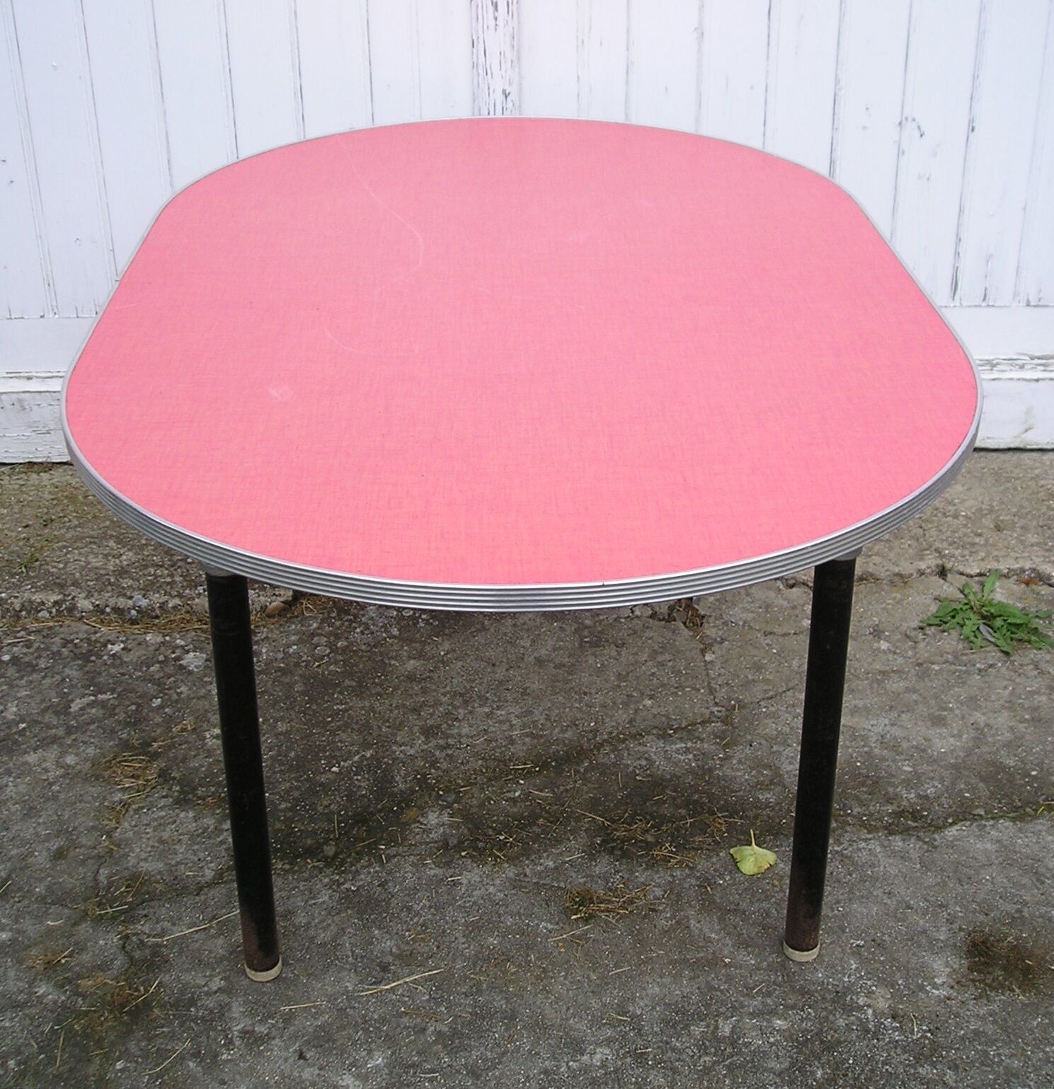 Mullca oval table for children , formica 1970