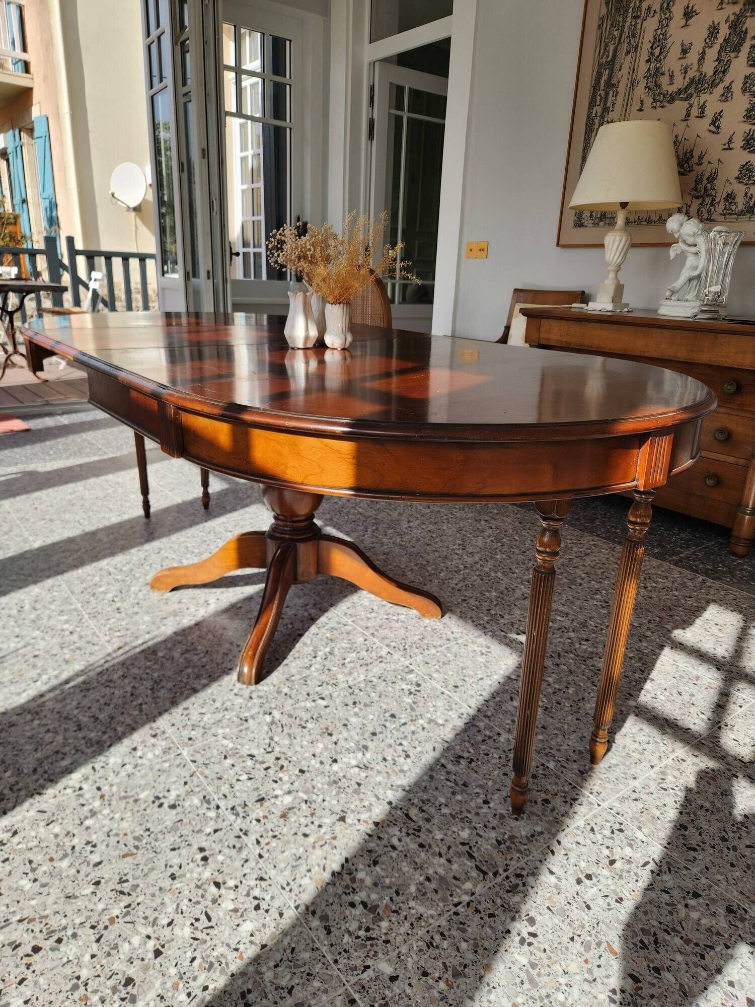 Round table with central leg 110cm extendable to 210cm