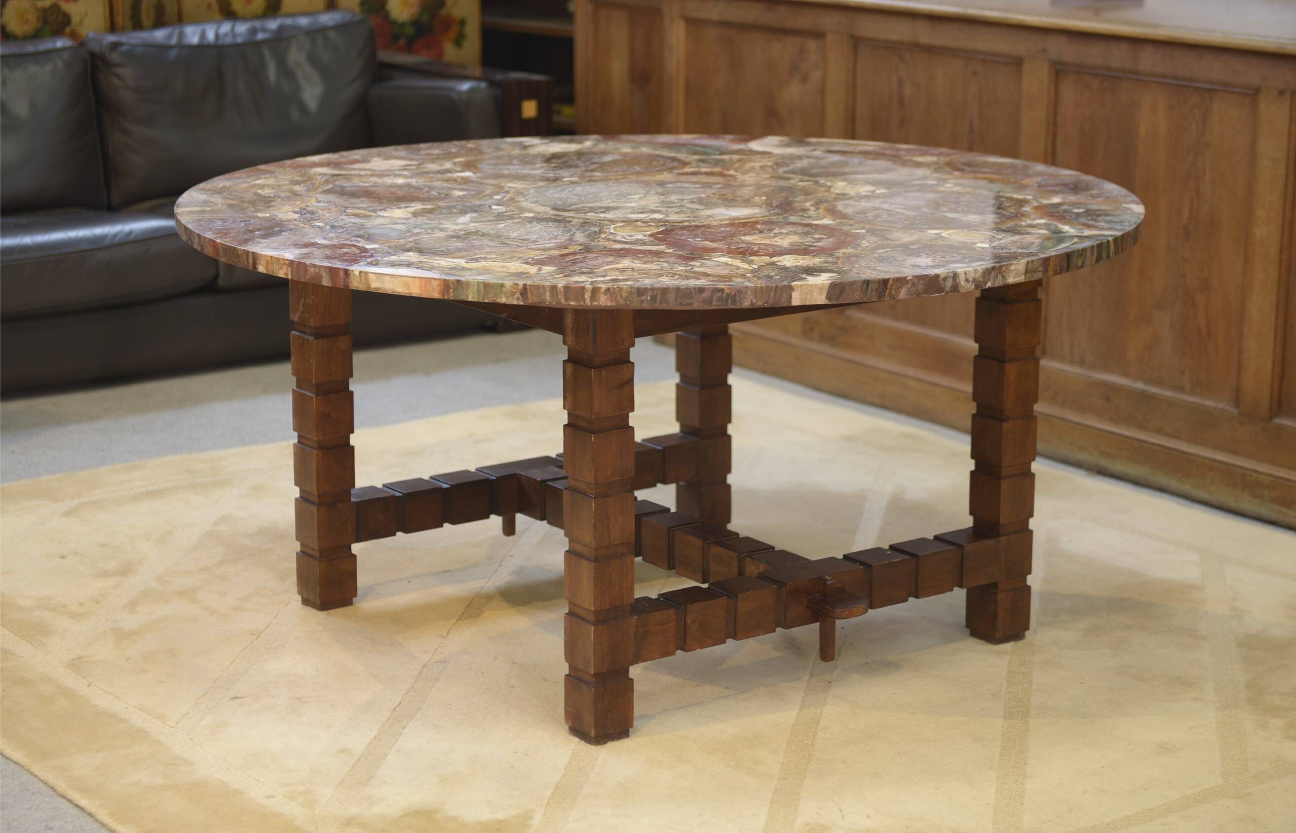 Table en palissandre et bois pétrifié 1960’s