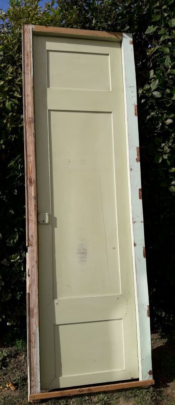 Closet door 67.2x237.2cm and its frame