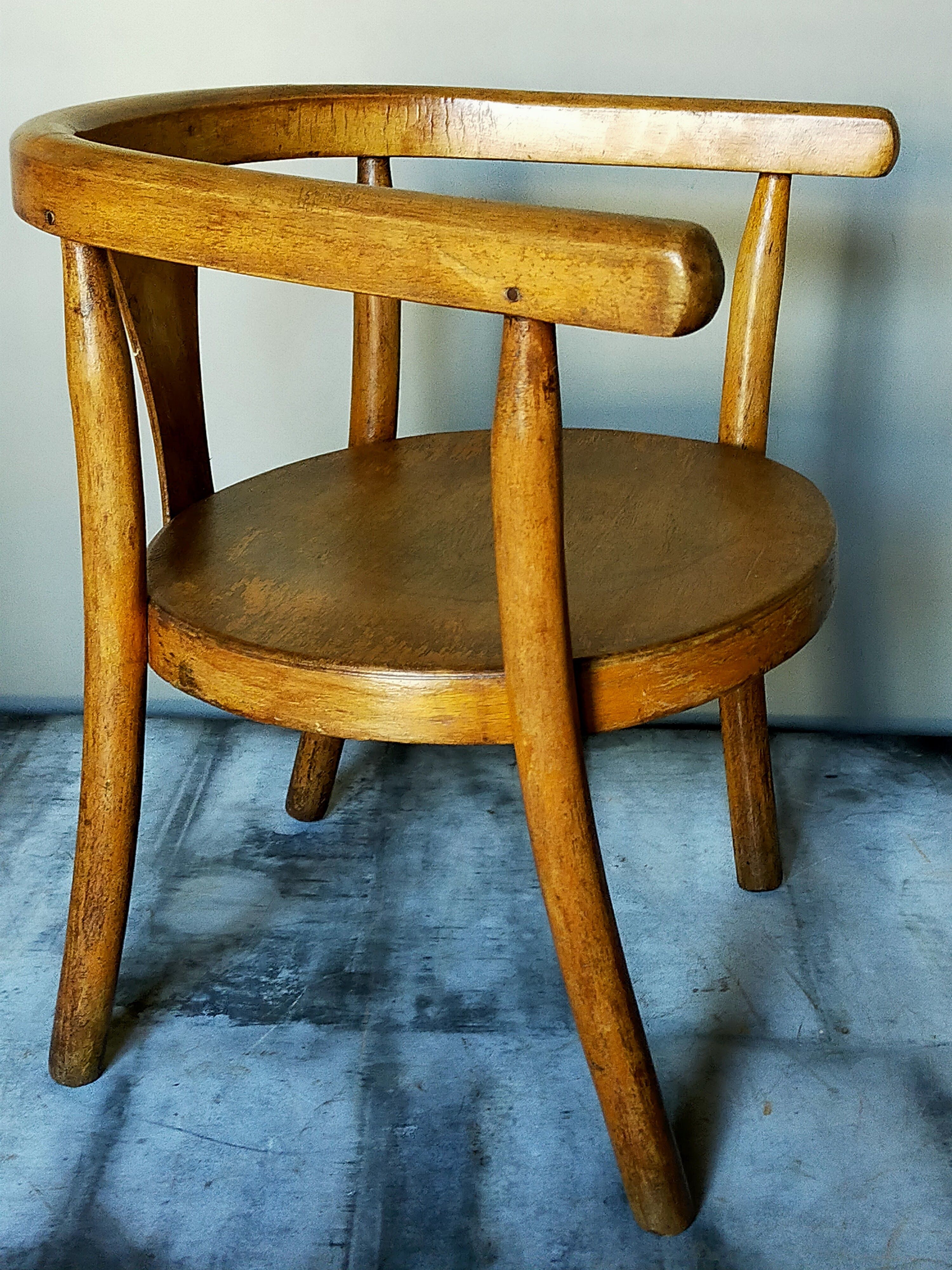 Children's chair in curved wood early 20th century