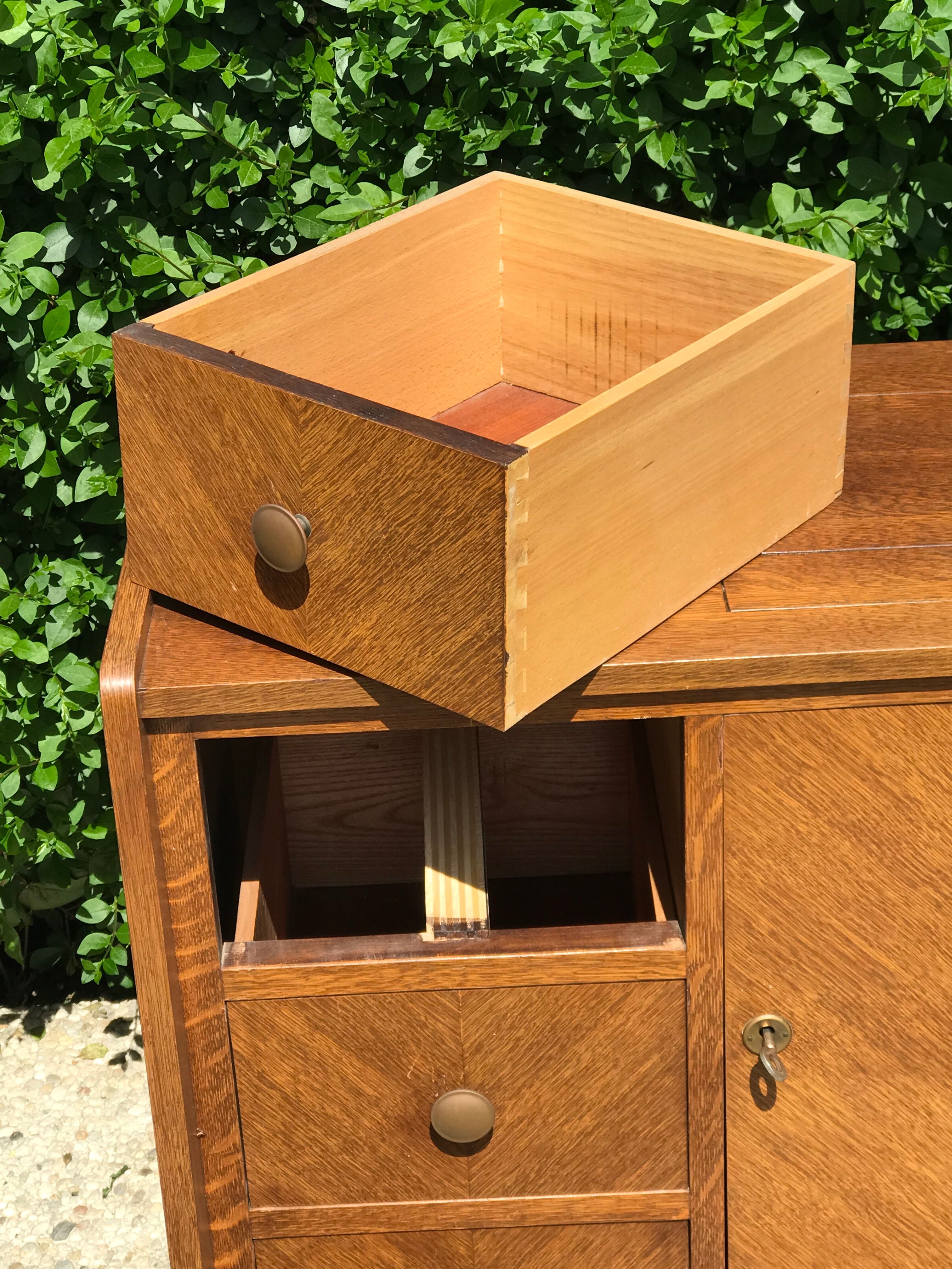 Commode vintage