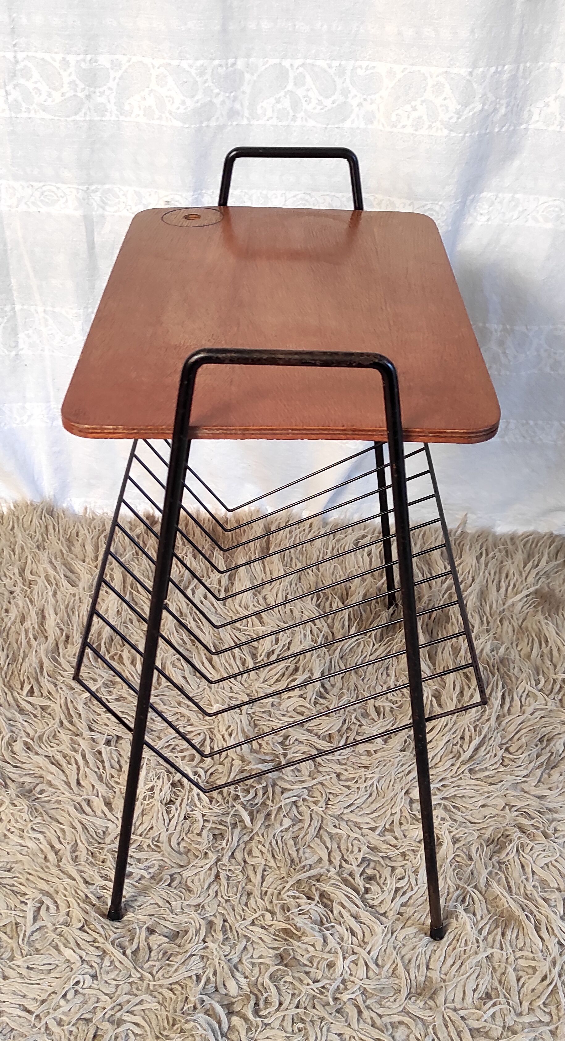 Side table and magazine door – 50s