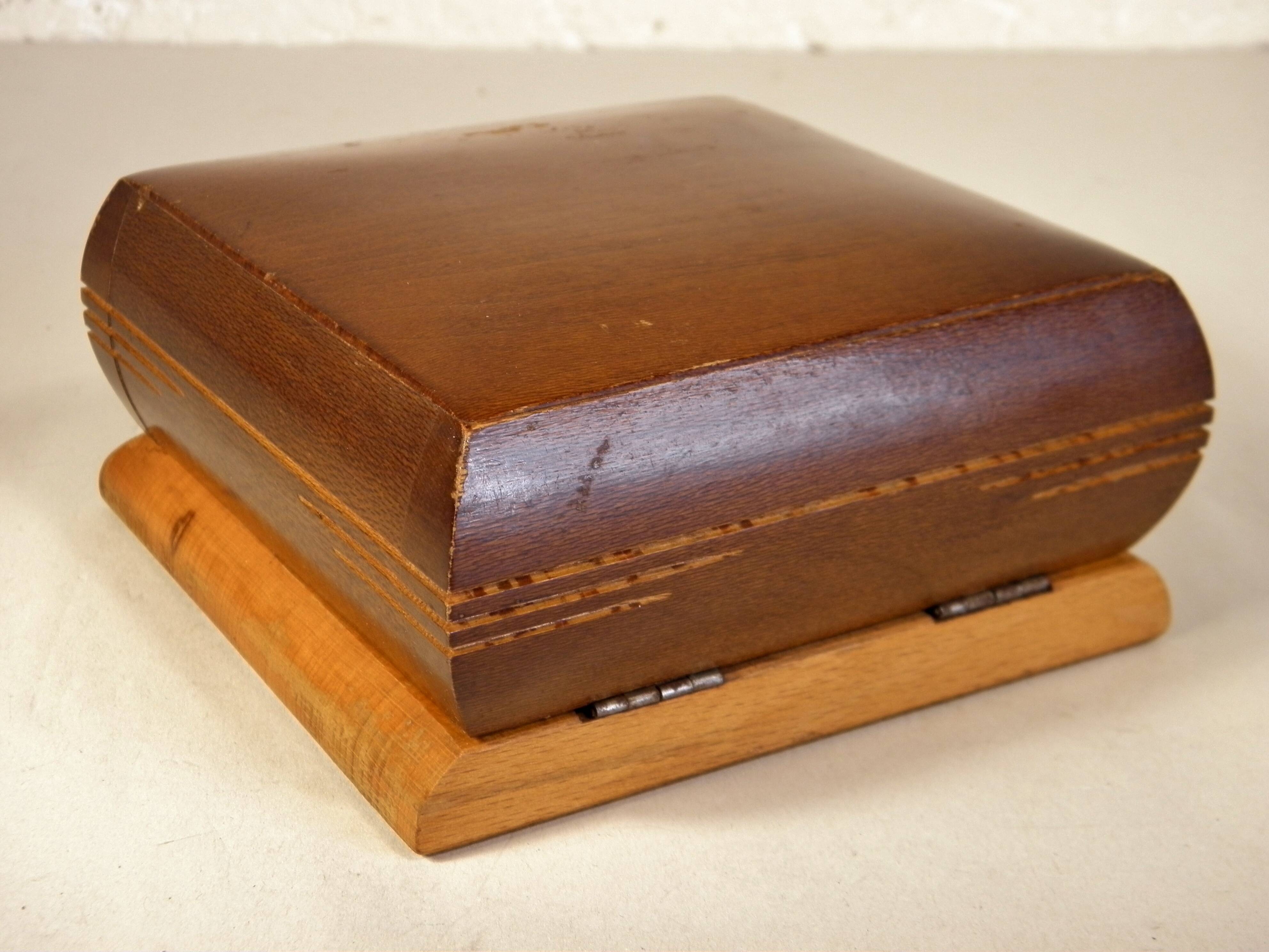 Art Deco cigarette box