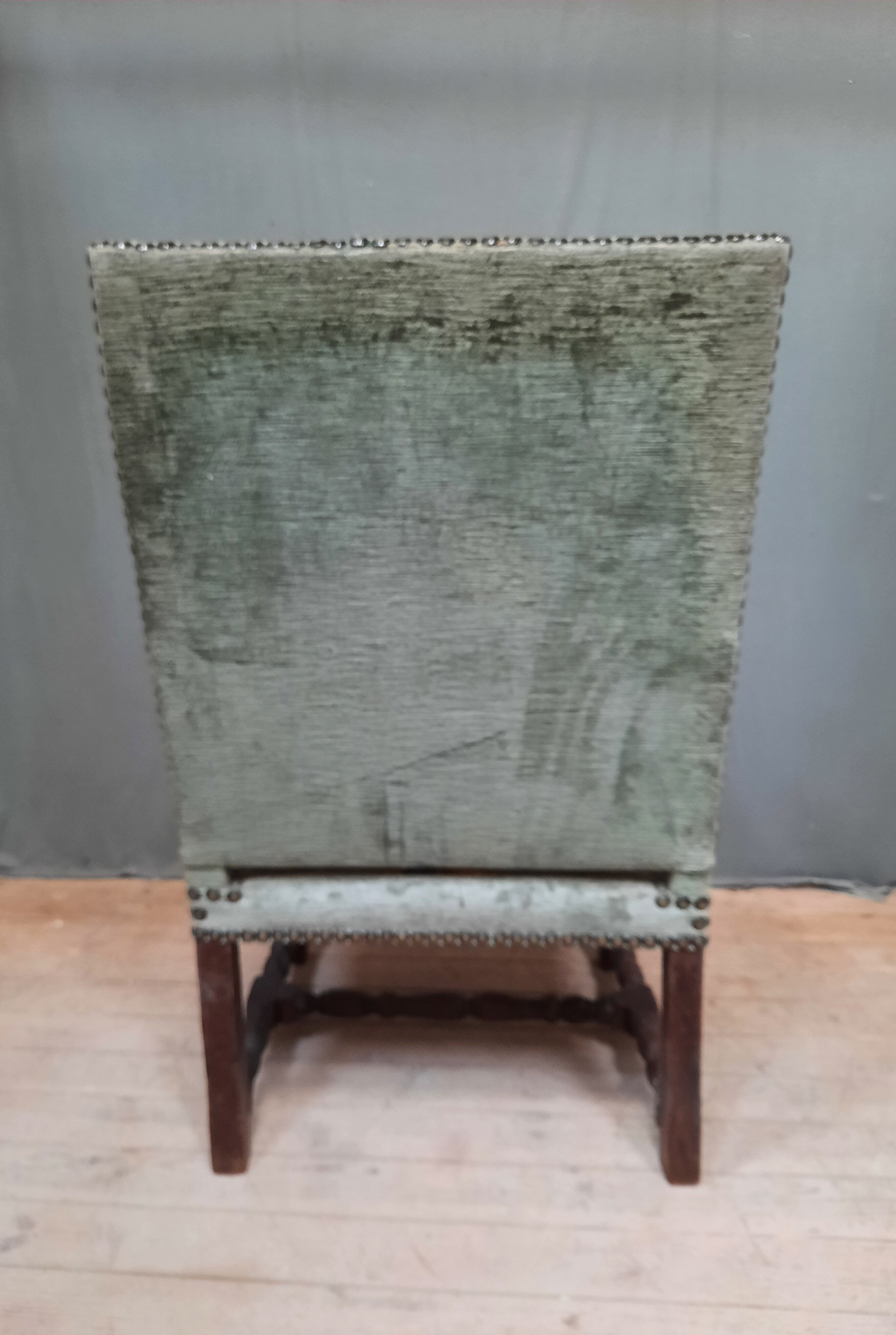 Louis XIII armchair partly upholstered from the 17th sawcum