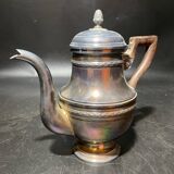 Teapot and milk jug set