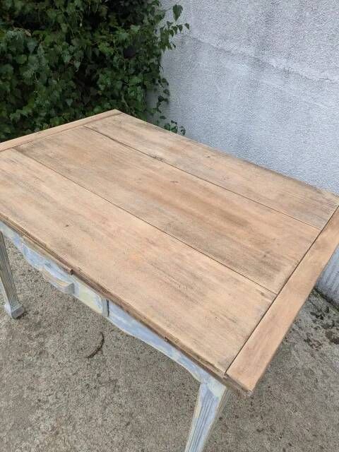 Table, extendable desk