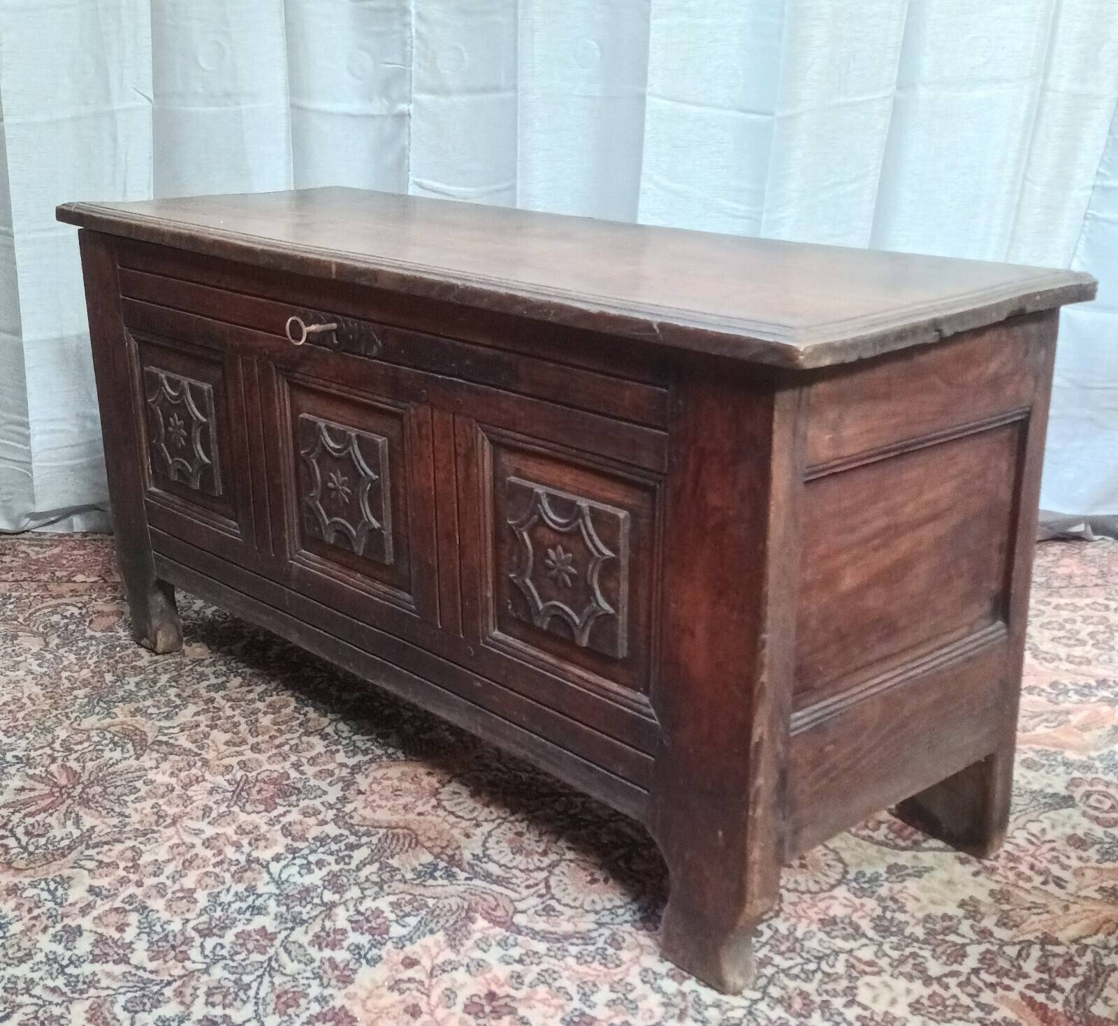 Louis XIV oak chest from the 19th century.