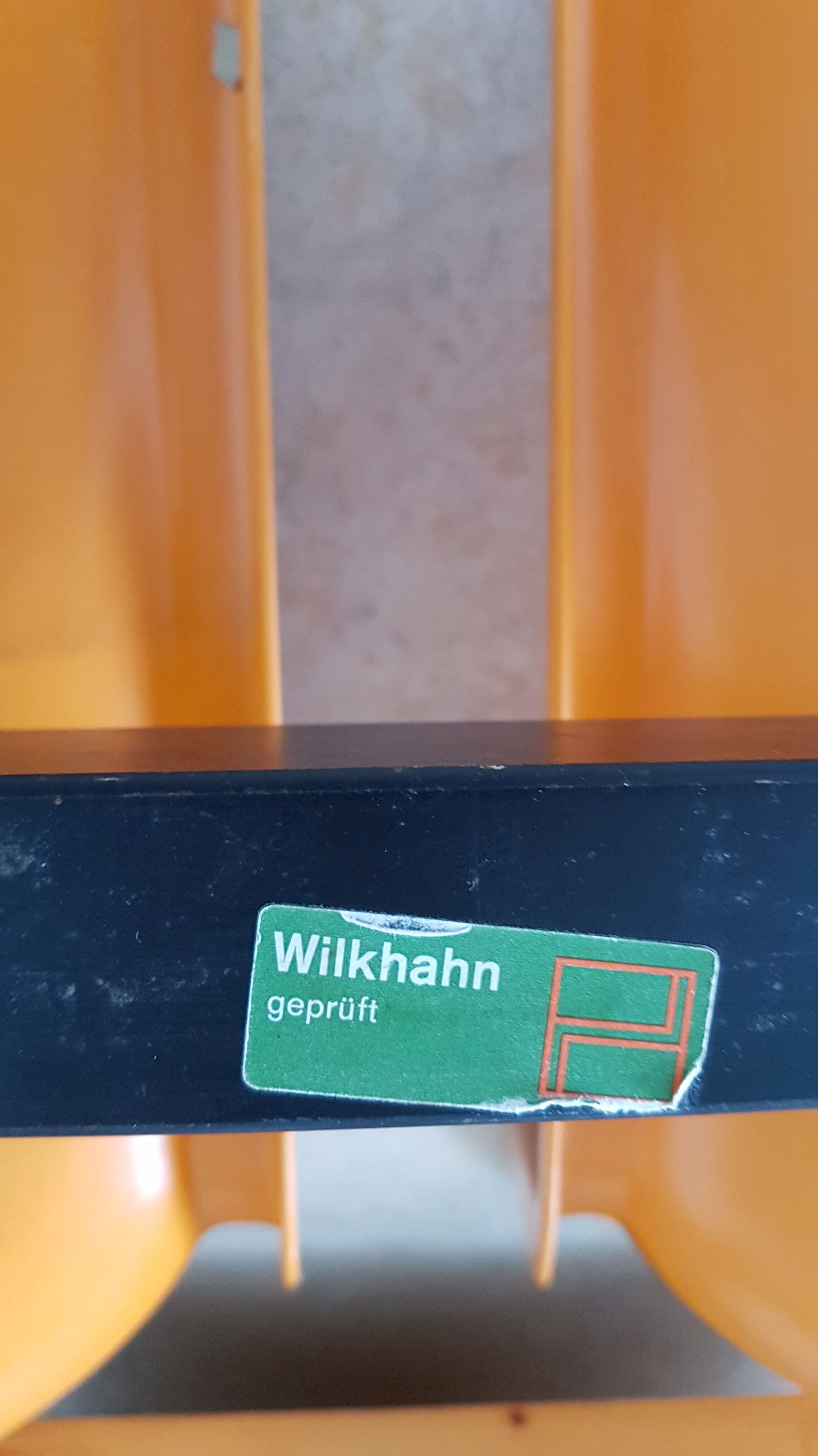 Banc d'attente en fibre de verre par Georg Leowald pour Wilkhahn