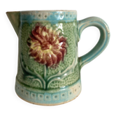 Petit pichet à lait  en barbotine art nouveau
