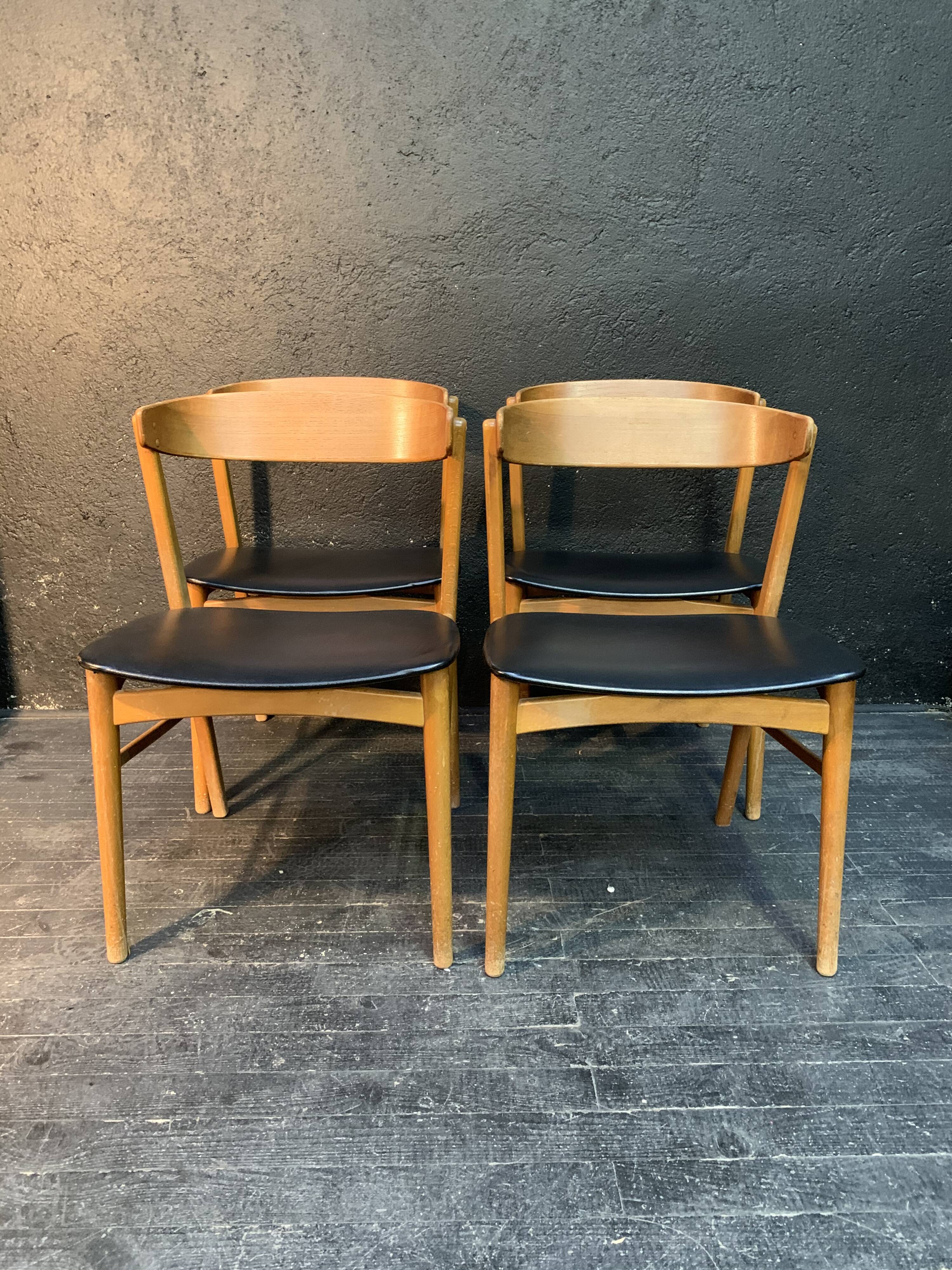 Suite de 4 chaises scandinaves 1960