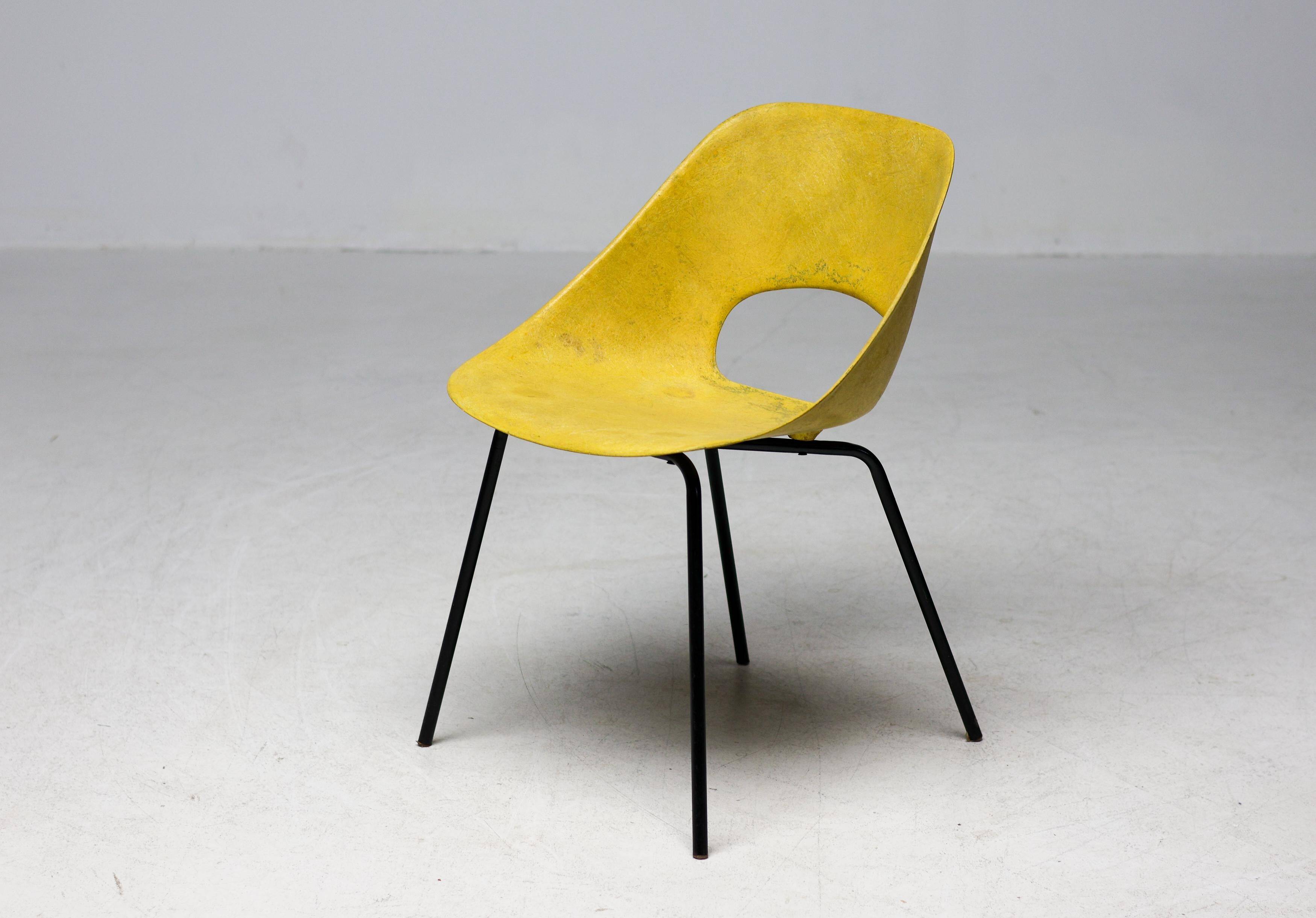 Rare yellow fibreglass tulip chair by Pierre Guariche for Steiner, 1950s.