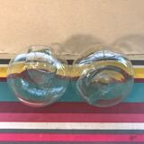 Paire de carafes rafraîchissoirs en verre