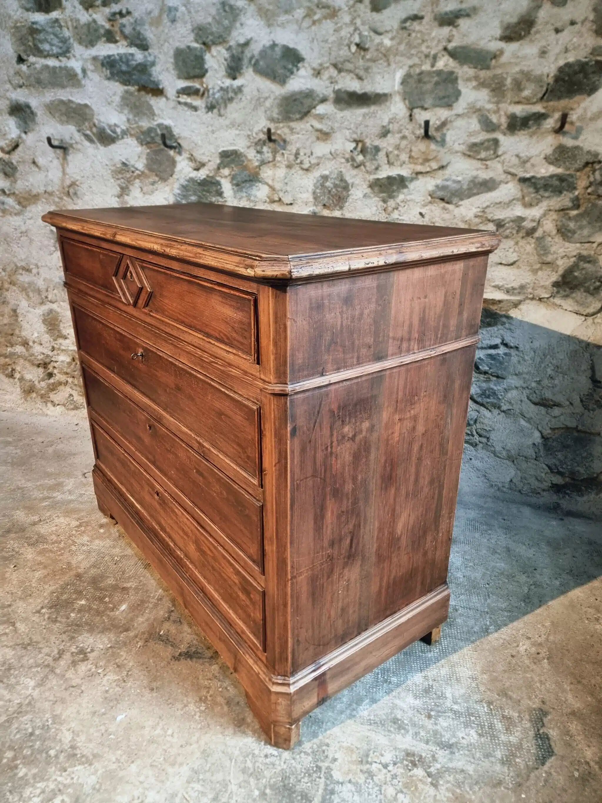 Antique French pine chest of drawers, early 1900s