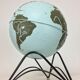Globe terrestre en braille vintage pour malvoyants