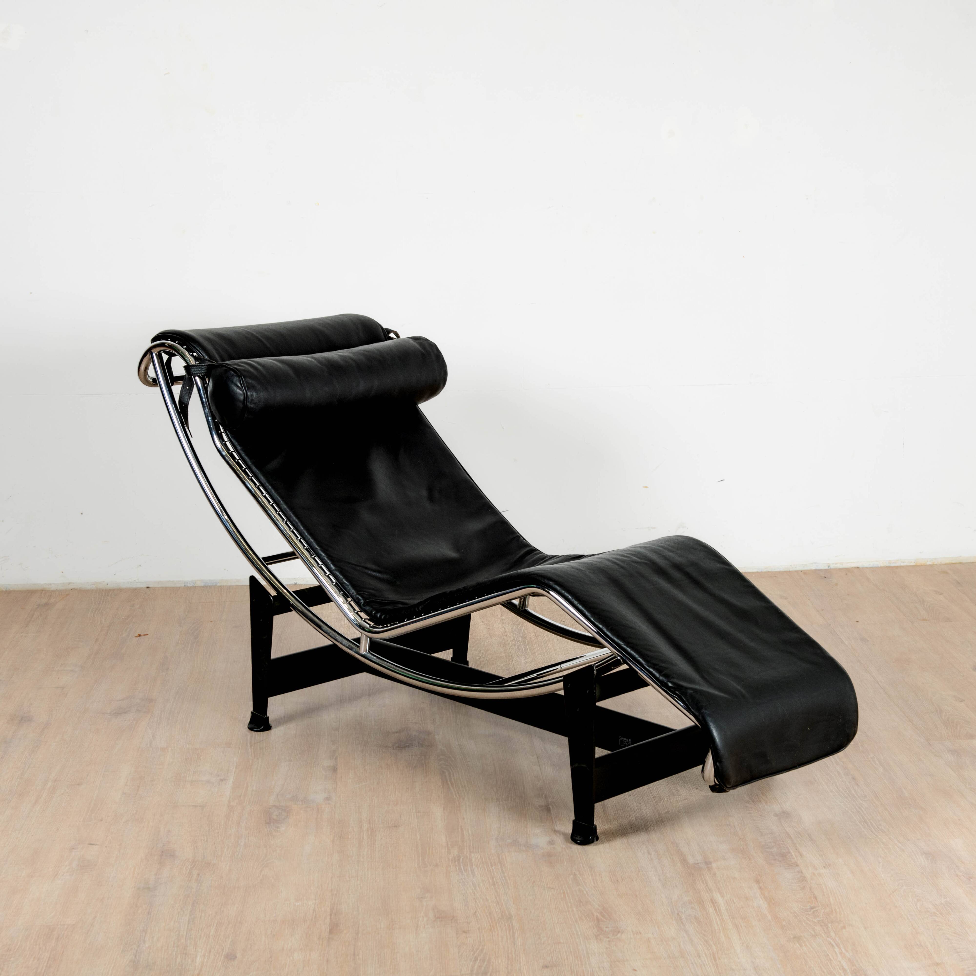 "LC4" lounge chair, Le Corbusier, Pierre Jeanneret, Charlotte Perriand, Cassina publishers