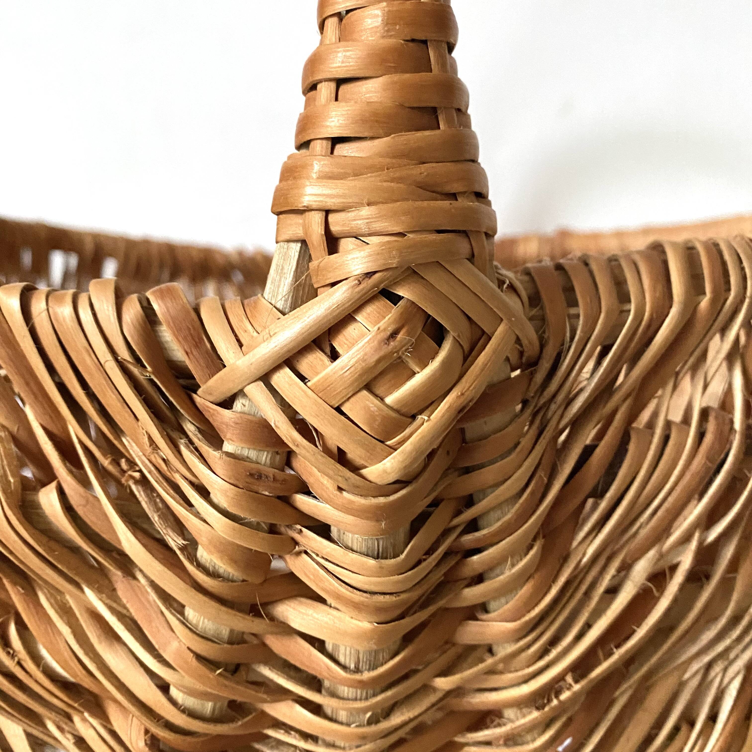 Woven wicker basket