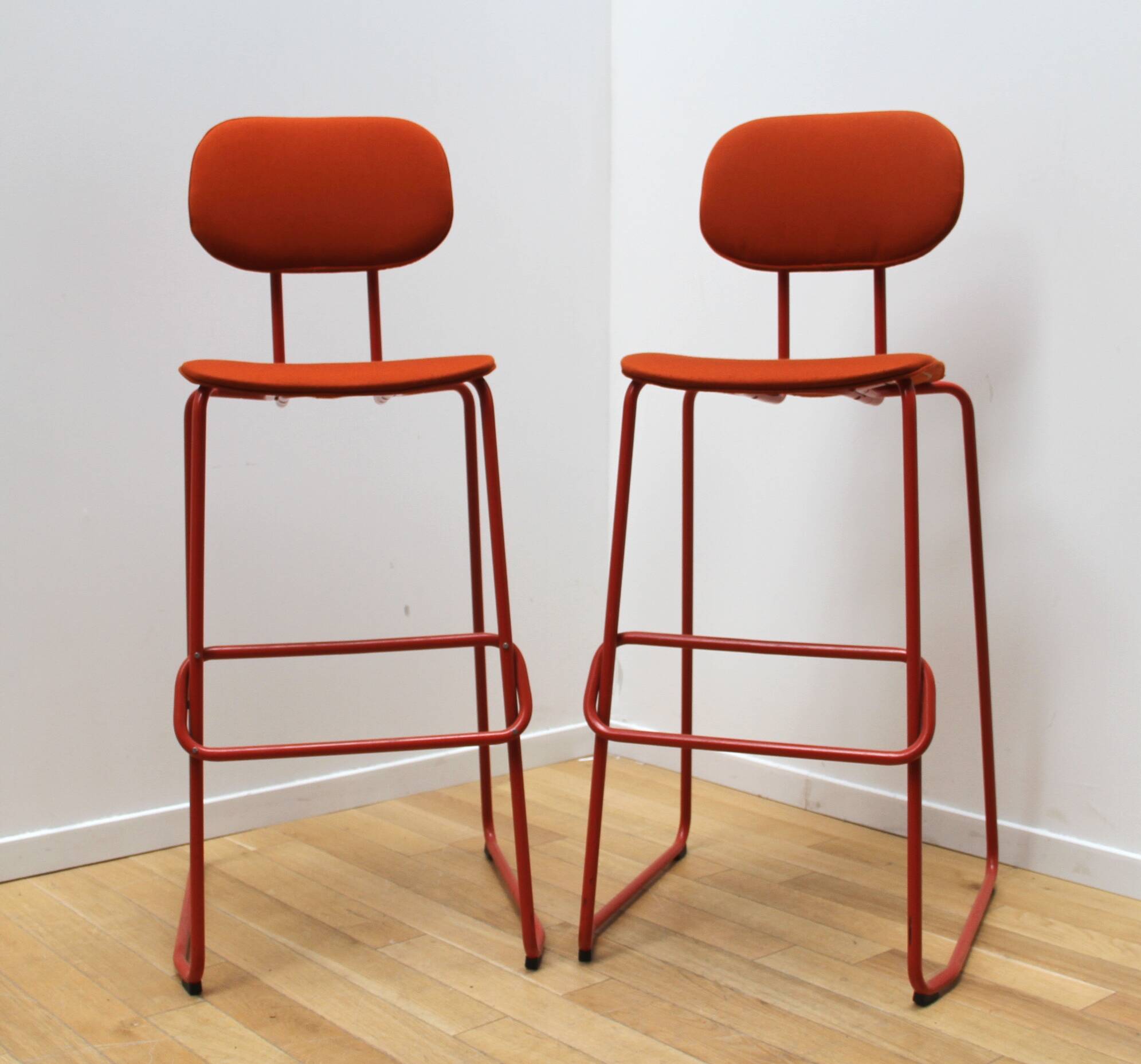 New School Bar Stool, MDD