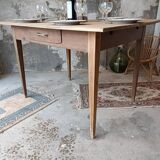 Farmhouse table with an extension