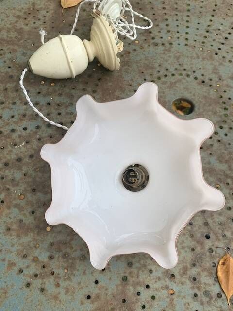 Chandelier, suspension in pink opaline and white interior, complete with pendulum, counterweight,