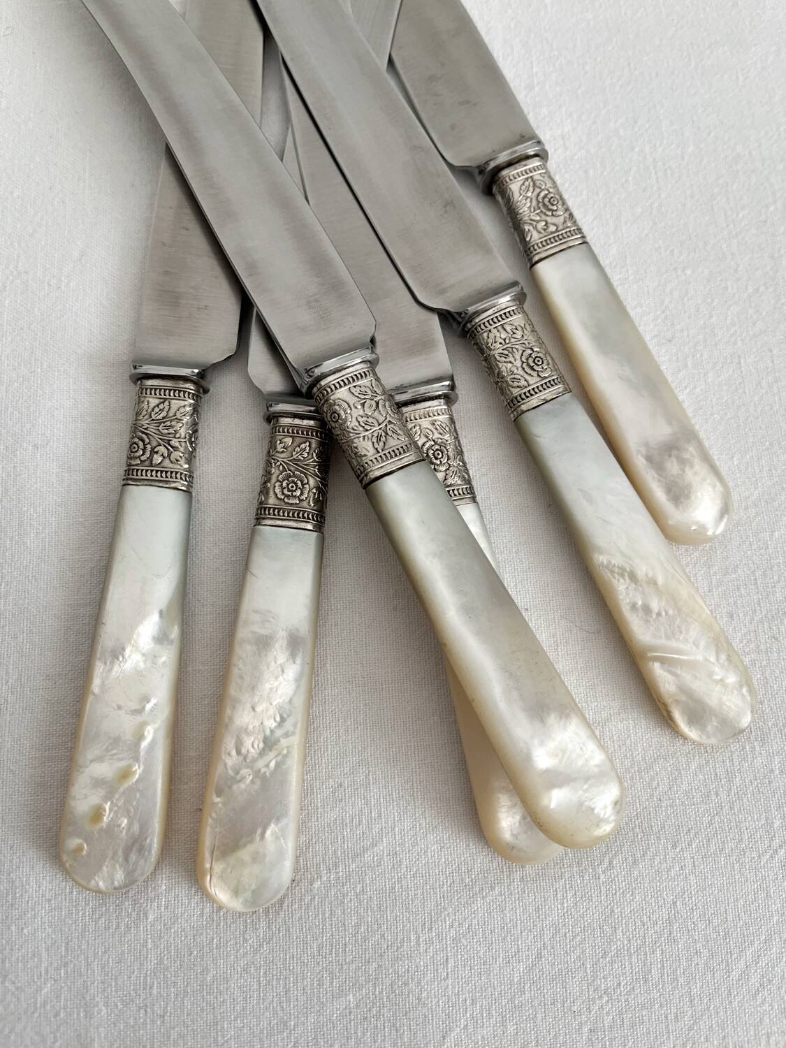 6 antique mother-of-pearl and silver-plated metal knives