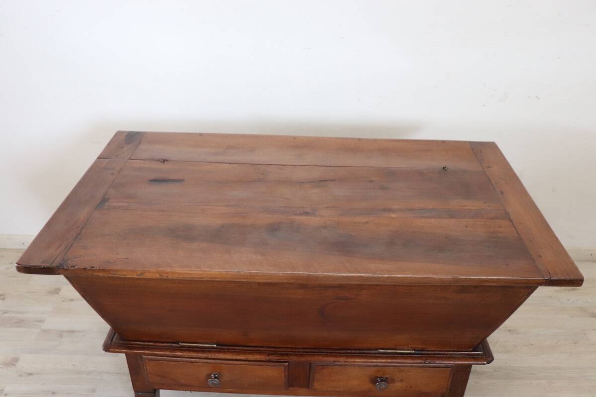 Antique sideboard in solid walnut, Italy 19th century