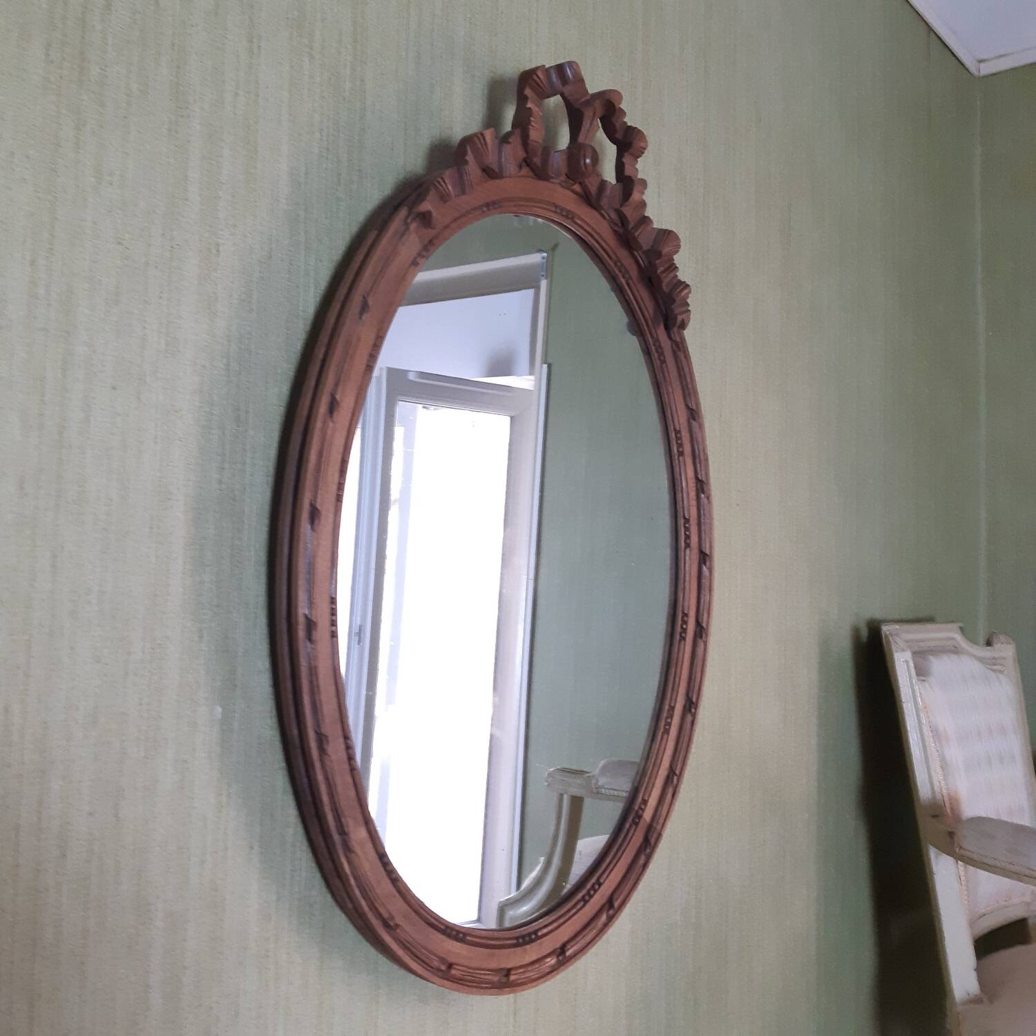 Miroir de style Louis XVI en noyer 80X57