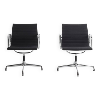Lot de 2 chaises Aluminium Group de Vitra modèle EA108