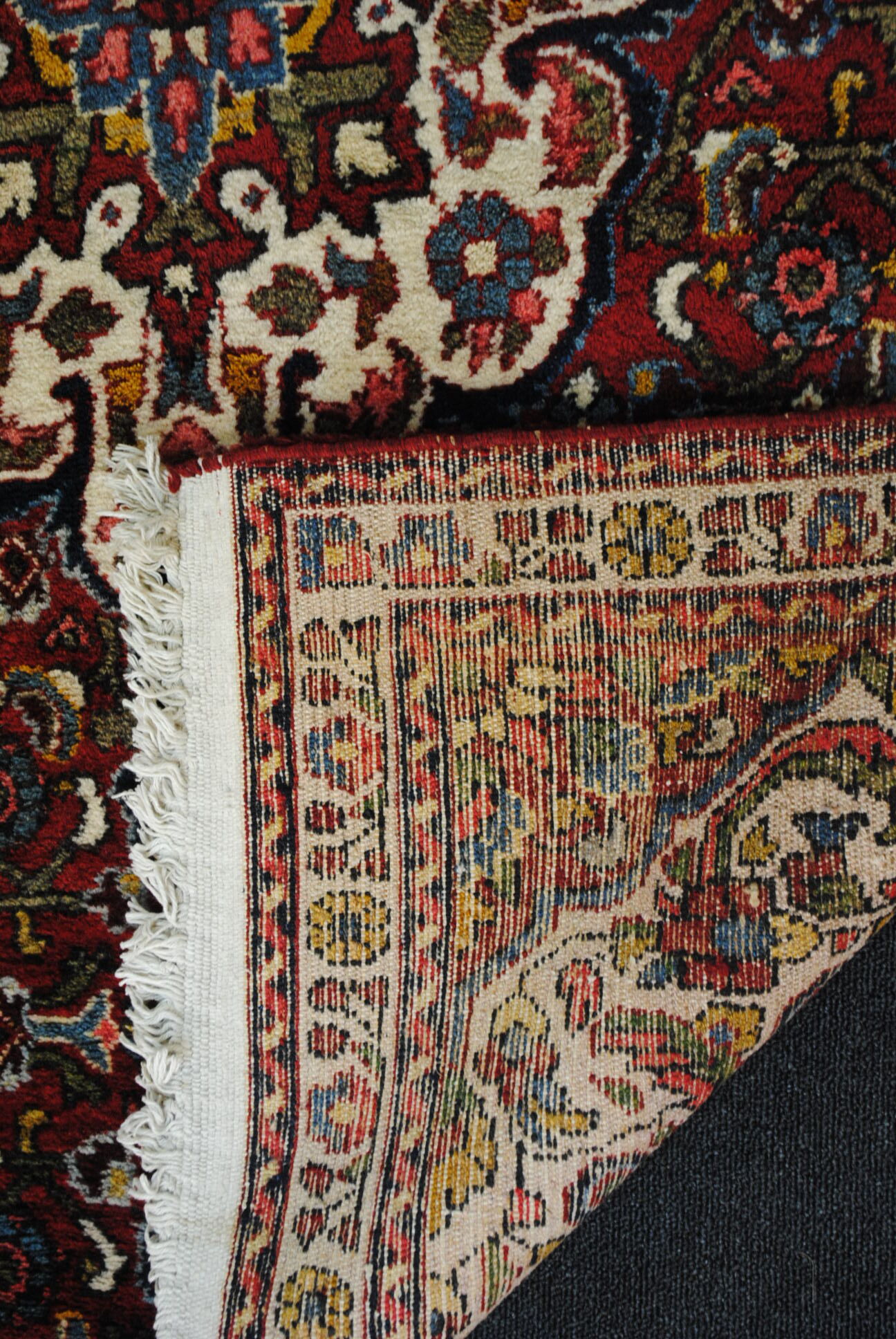 Persian rug authentic 147cmx110cm in perfect