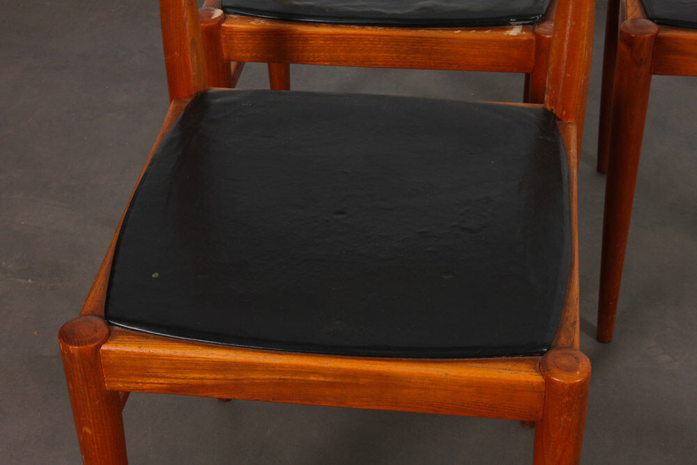 Chairs published by the manufacturer Drevotvar, 1960