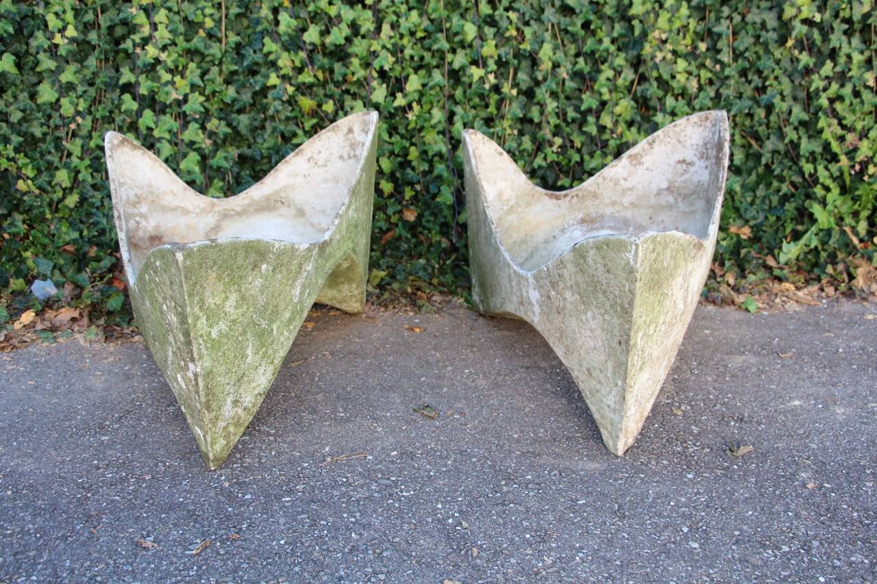 Pair of "Tooth" Planters by Willy Guhl
