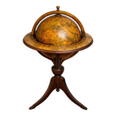 Globe terrestre bar ouvrant sur piètement tripode – XXe siècle - circa 1970