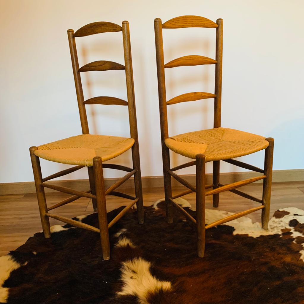 Pair of mulched chairs