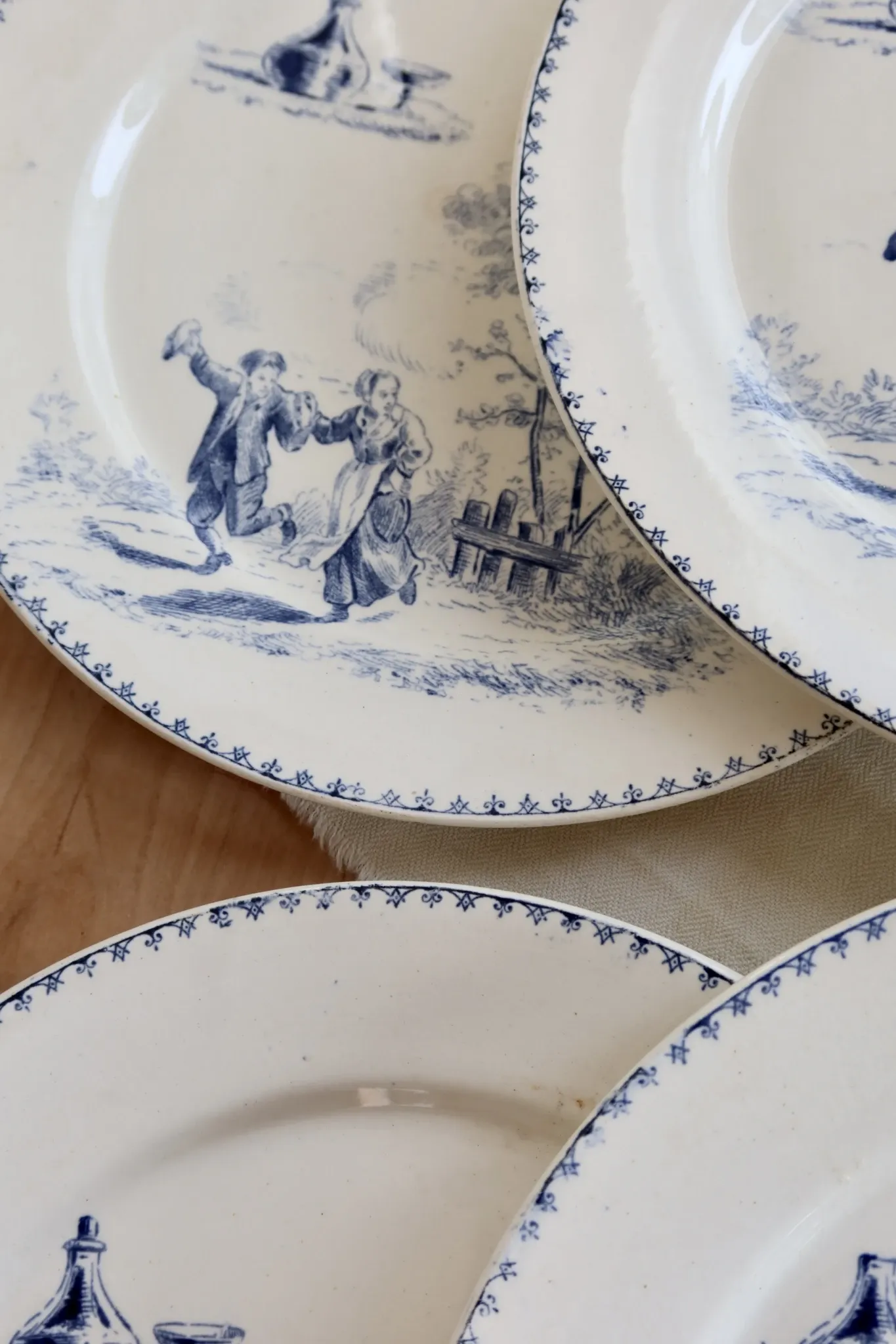 6 antique flat plates Creil and Montereau Téniers service