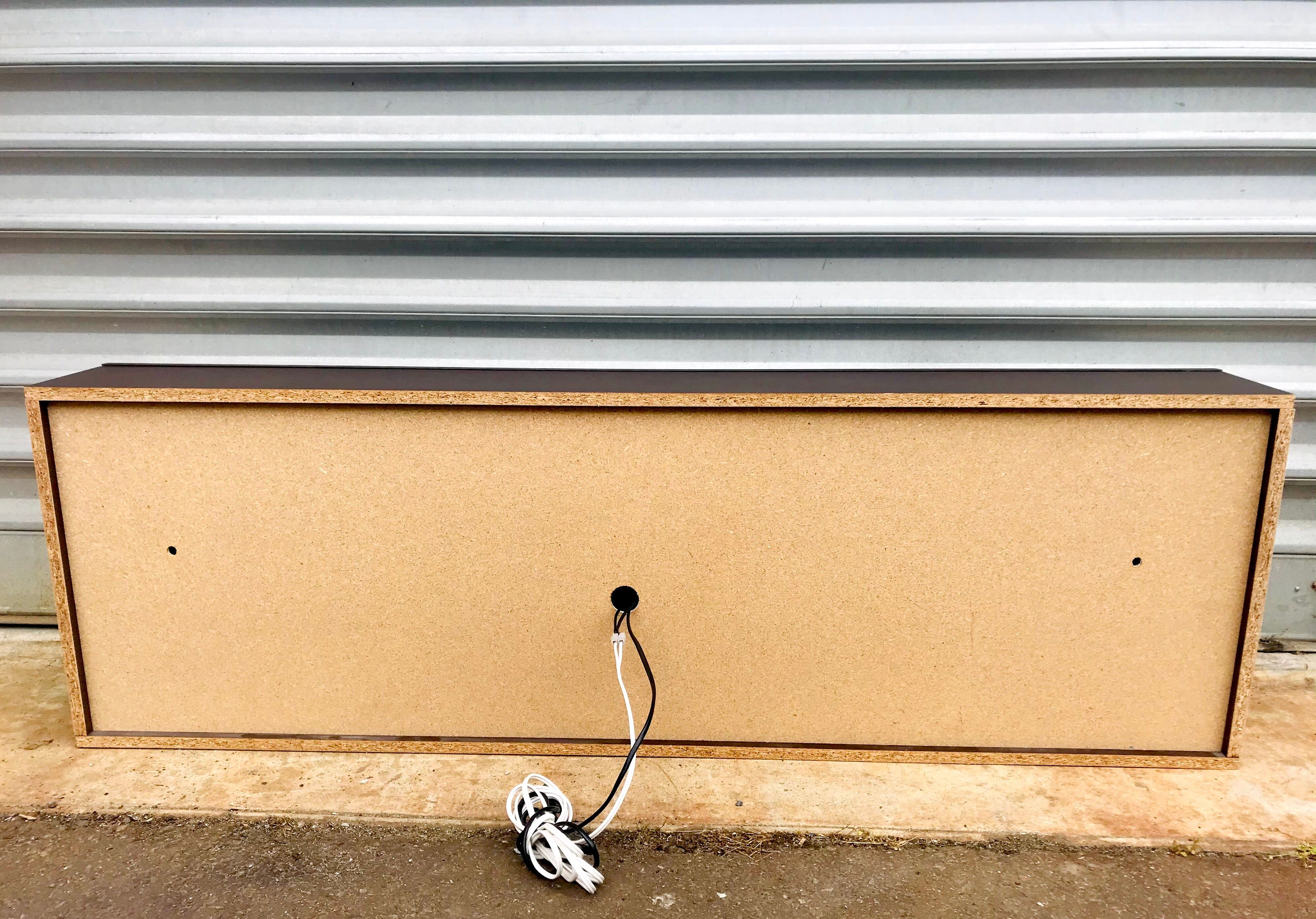 Wanda radio headboard