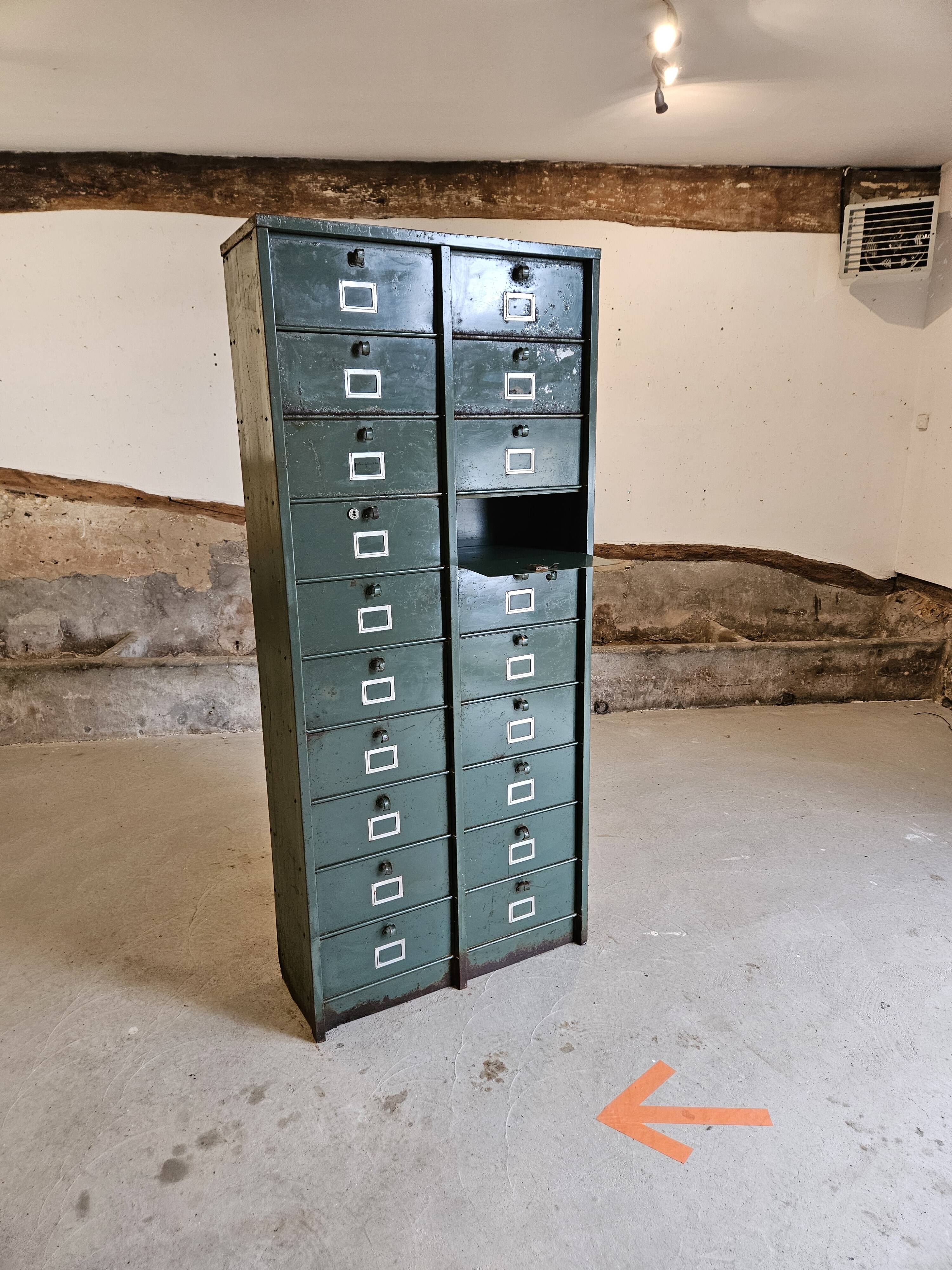 Clamshell furniture / Industrial metal furniture with two Strafor columns