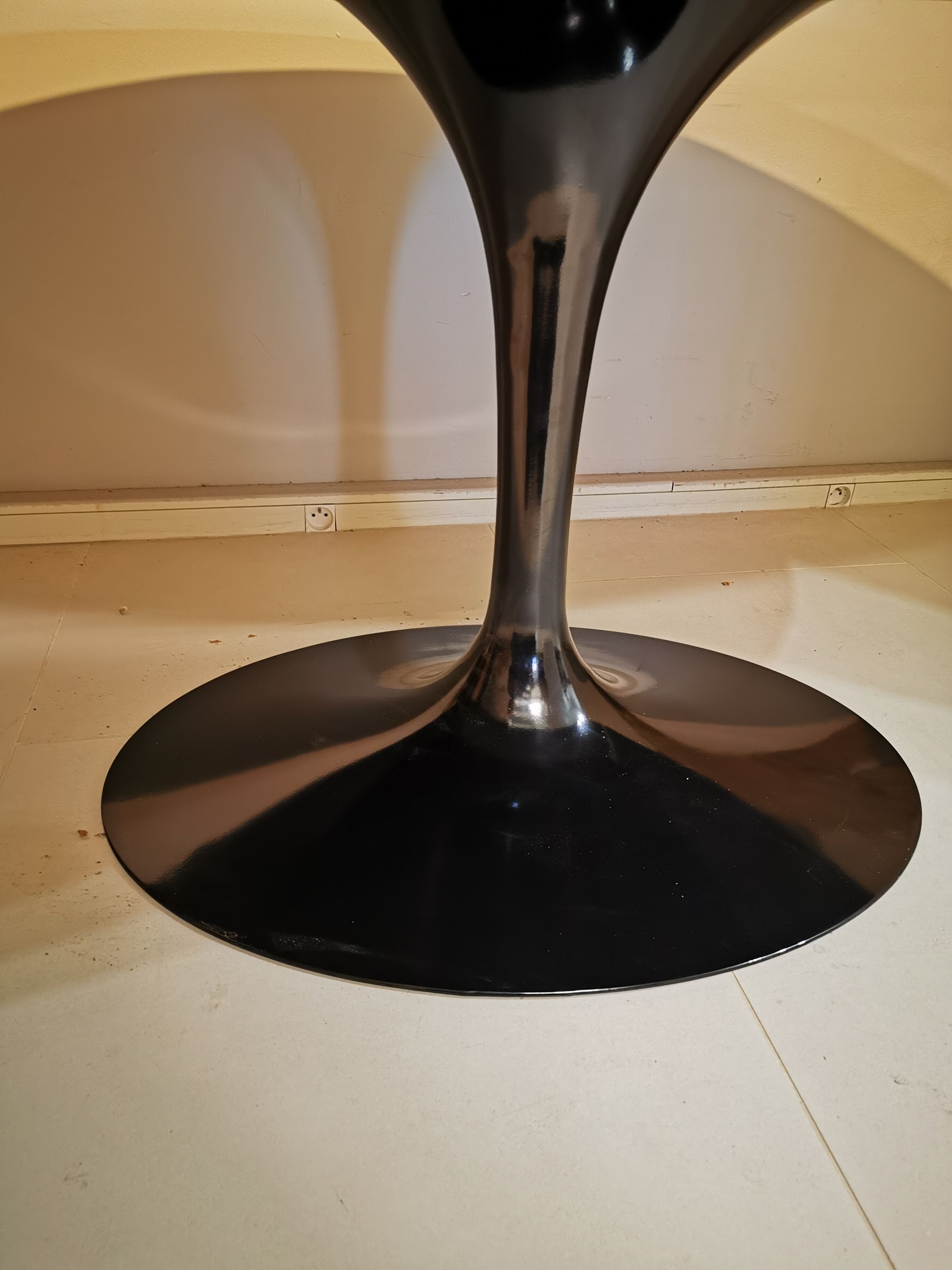 Table Eero Saarinen pour Knoll ovale 198 cm marbre noir marquina