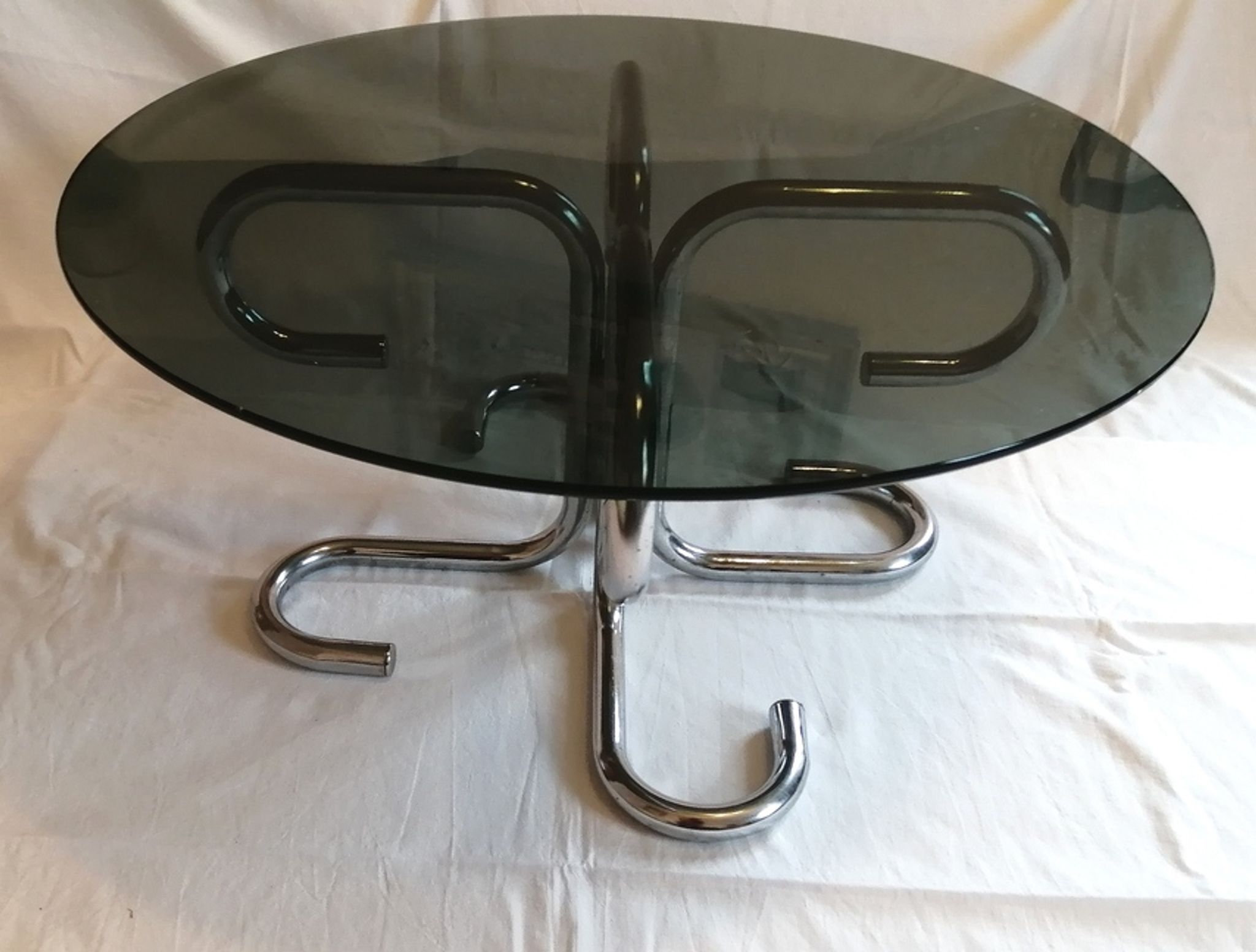 Round coffee table 1970