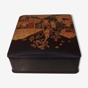Asian box in papier-mâché late nineteenth century