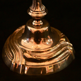 Paire de bougeoirs en bronze argenté d’époque XIXe siècle