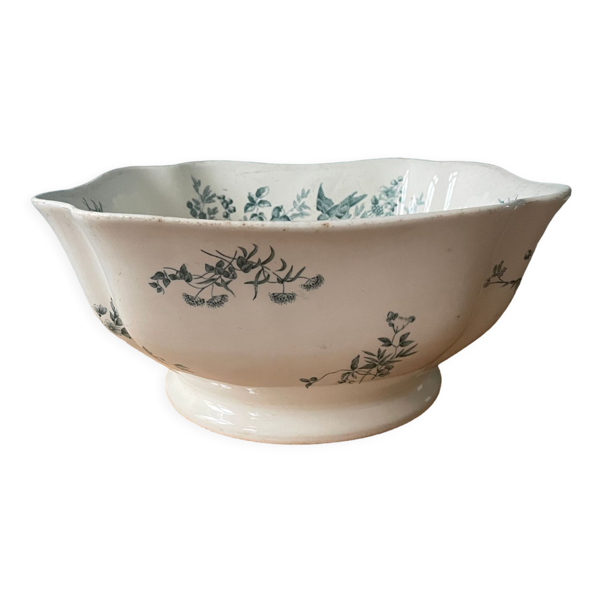 Nineteenth century earthenware bowl from Longwy, Mignon model