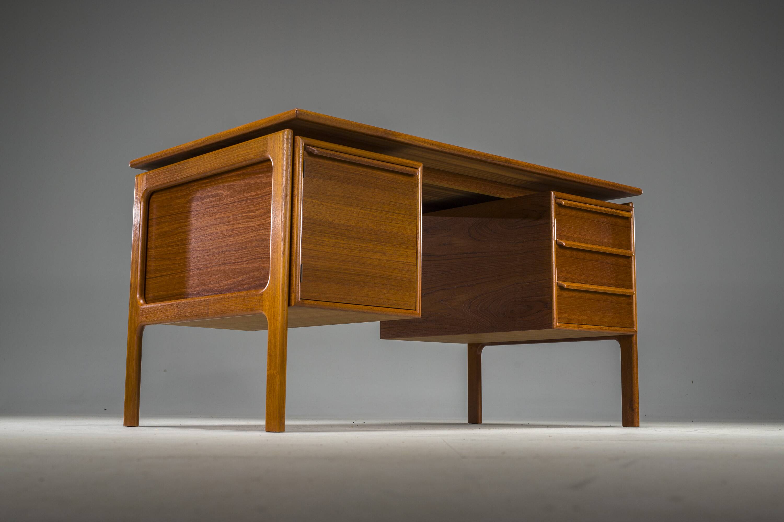 Mid-Century Teak Desk from GV Møbler, 1970s